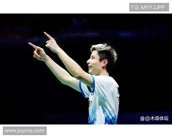 石宇奇用天王杯官宣：够强的工作球员，从不缺商业赛场！